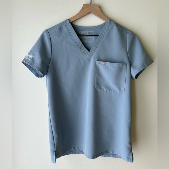 Catarina One-Pocket Scrub Top - Picture 1 of 3